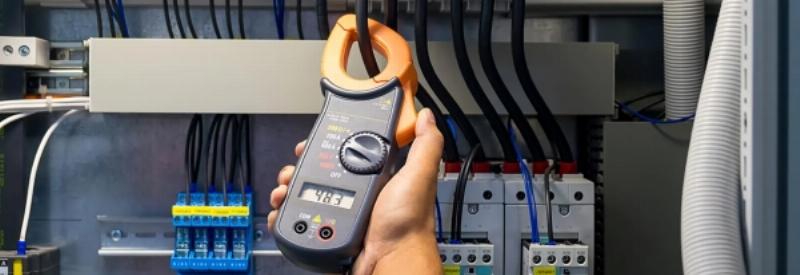 So sánh trực quan giữa điện áp dây và điện áp pha trong hệ thống điện ba pha
